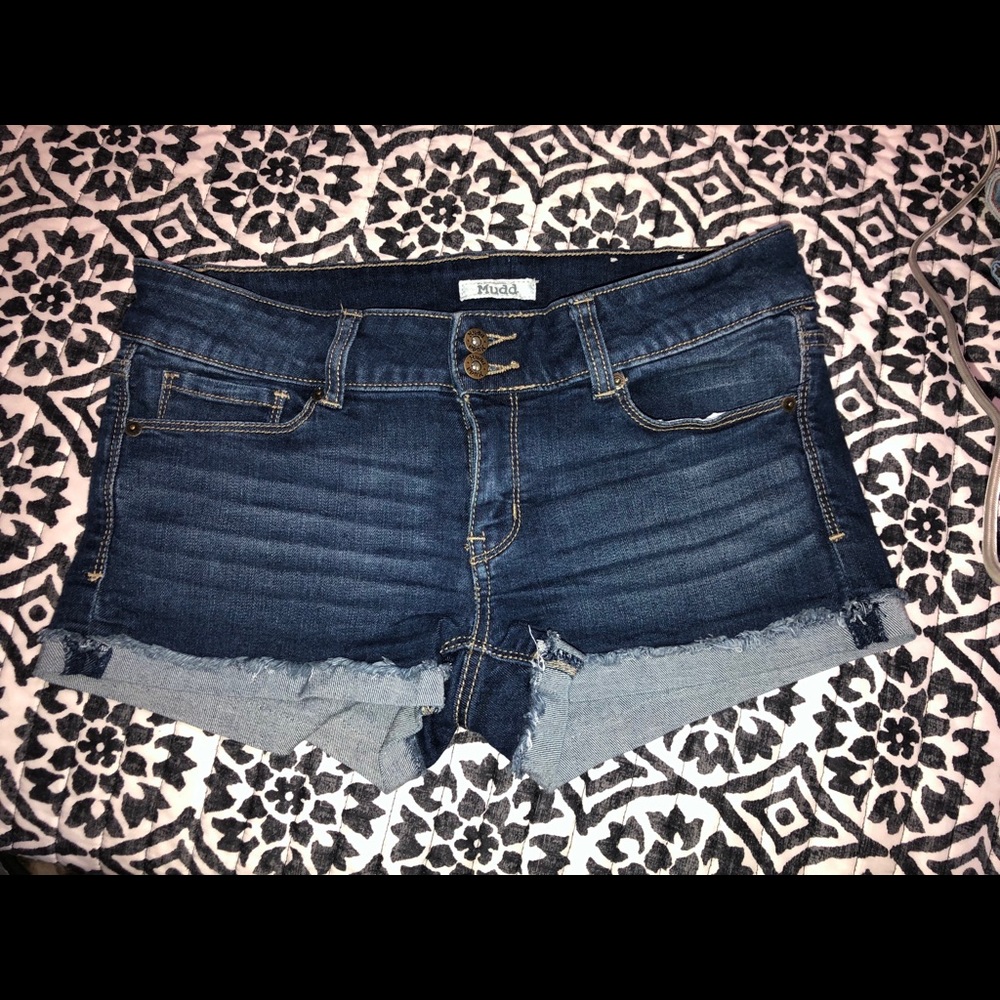Cuffed shorts